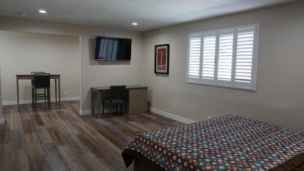 Sea Breeze Inn image 4